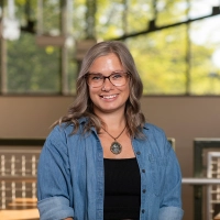 headshot of abby oxford Art Therapy Faculty Recognized with Prestigious Ron E. Hays Award